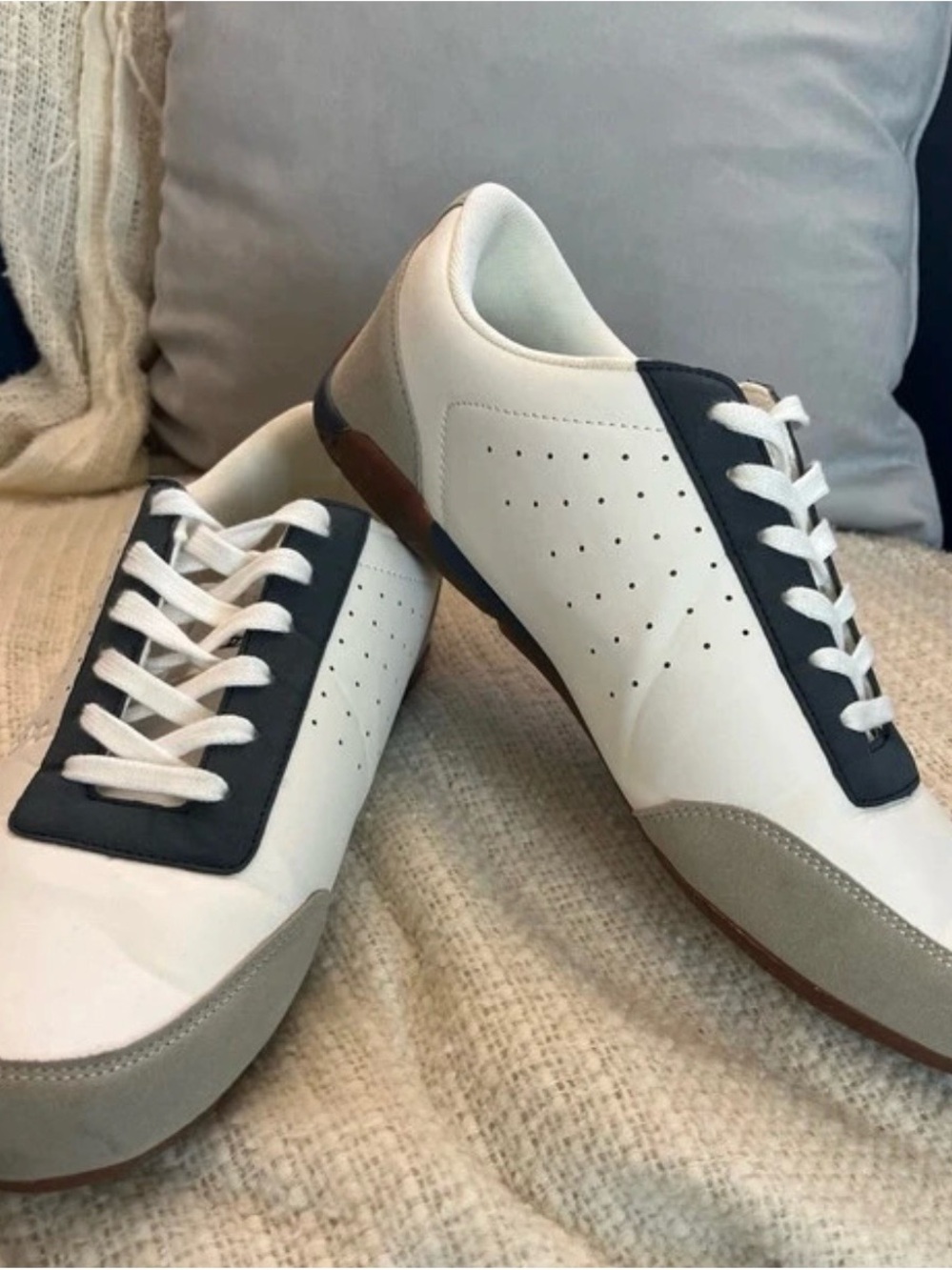 Mossimo white and navy sneakers